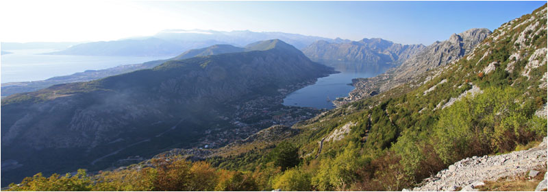 Die innere und uere Teile der Bucht von Kotor / The inside and outside parts of the Bay of Kotor