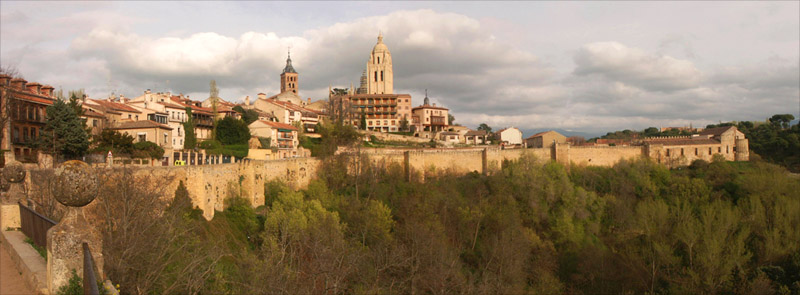 Anklicken zum Vergrern / Click for larger picture. Segovia Panorama 4.2005