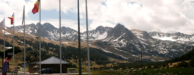 Anklicken zum Vergrern / Click for larger picture. Andorra Grenze zu Frankreich / Andorra border to France Pasnorama 5.2005