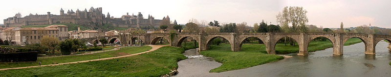Anklicken zum Vergrern / Click for larger picture. Carcassonne Burg & Brcke/ Castle & Bridge  Panorama 4.2005