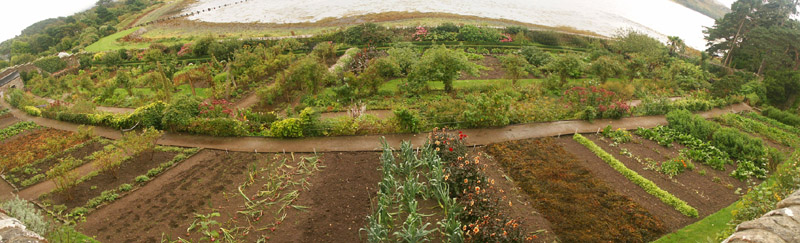 Anklicken zum Vergrern / Click for larger picture. Perspective Panorama Inverewe Gardens Wester Ross  22.9.2004