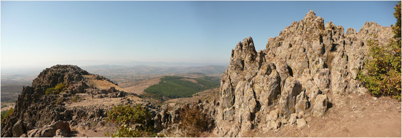 Panoramabild aus der Nhe des Gipfels. / Panorama from near the top of the mountain.