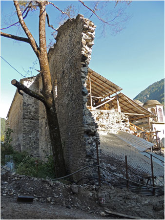 Kriegsschäden am St. Dionysioskloster / War damage to Monastery of St. Dionysios