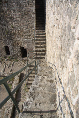 Treppe in der Burg, Altstadt Bar, Montenegro / Steps in the castle, old town of Bar, Montenegro