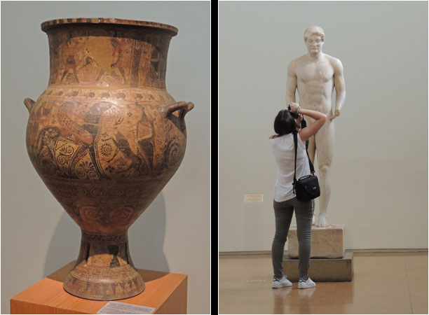 Kykladenkrater, Kouros wird von einer Frau fotogfiert /Krater from the Cylades, Kouros being photograhed by a woman