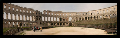 Pula, Amphitheater /  Amphitheatre