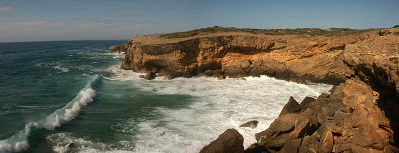 Anklicken zum Vergrern / Click for larger picture. Welle an der Westkste /Wave on the West Coast, Algarve 5.2005