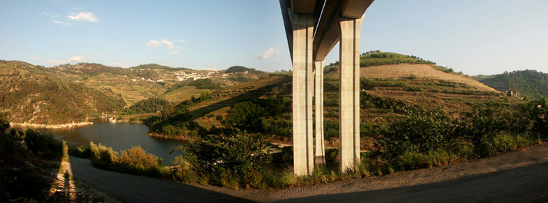 Anklicken zum Vergrößern / Click for larger picture. Douro Autobahnbrücke/Motorway Bridge Panorama 5.2005