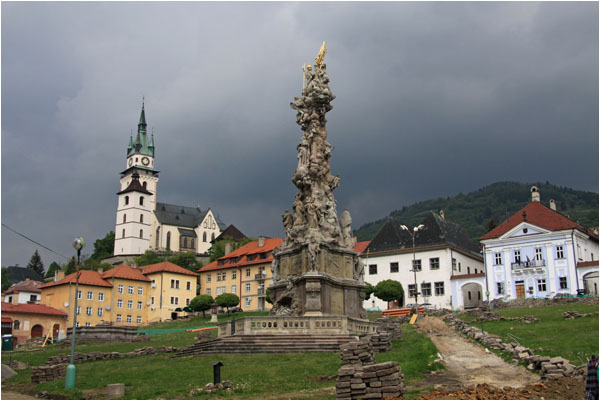 Pestsule, Schloss, Kirche von St. Katharina, Kremnitz / Plague memorial, Castle, Church of St. Catherine, Kremnica