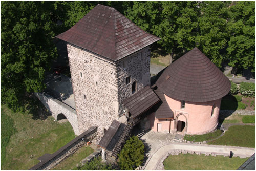 Nordturm und Kapelle des St. Andreas mit Beinhaus, Kremnitz / North Tower and St. Andrew's Chapel with  Ossuary, Kremnica