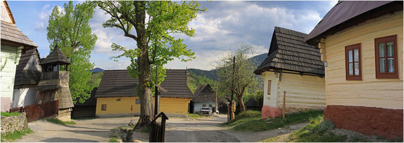 Vlkolinec Häuser  und Glockenturm / Houses and Belltower