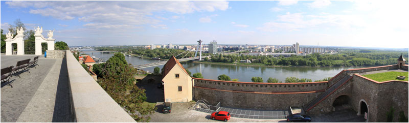 Petrzalka von der Bratislava Burg / Petrzalka from Bratislava Castle