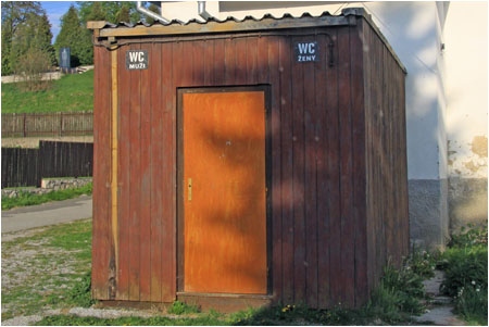 Kombinierte Männer- und Frauen-Toilette, Zehra / Combined men's and women's toilet, Zehra
